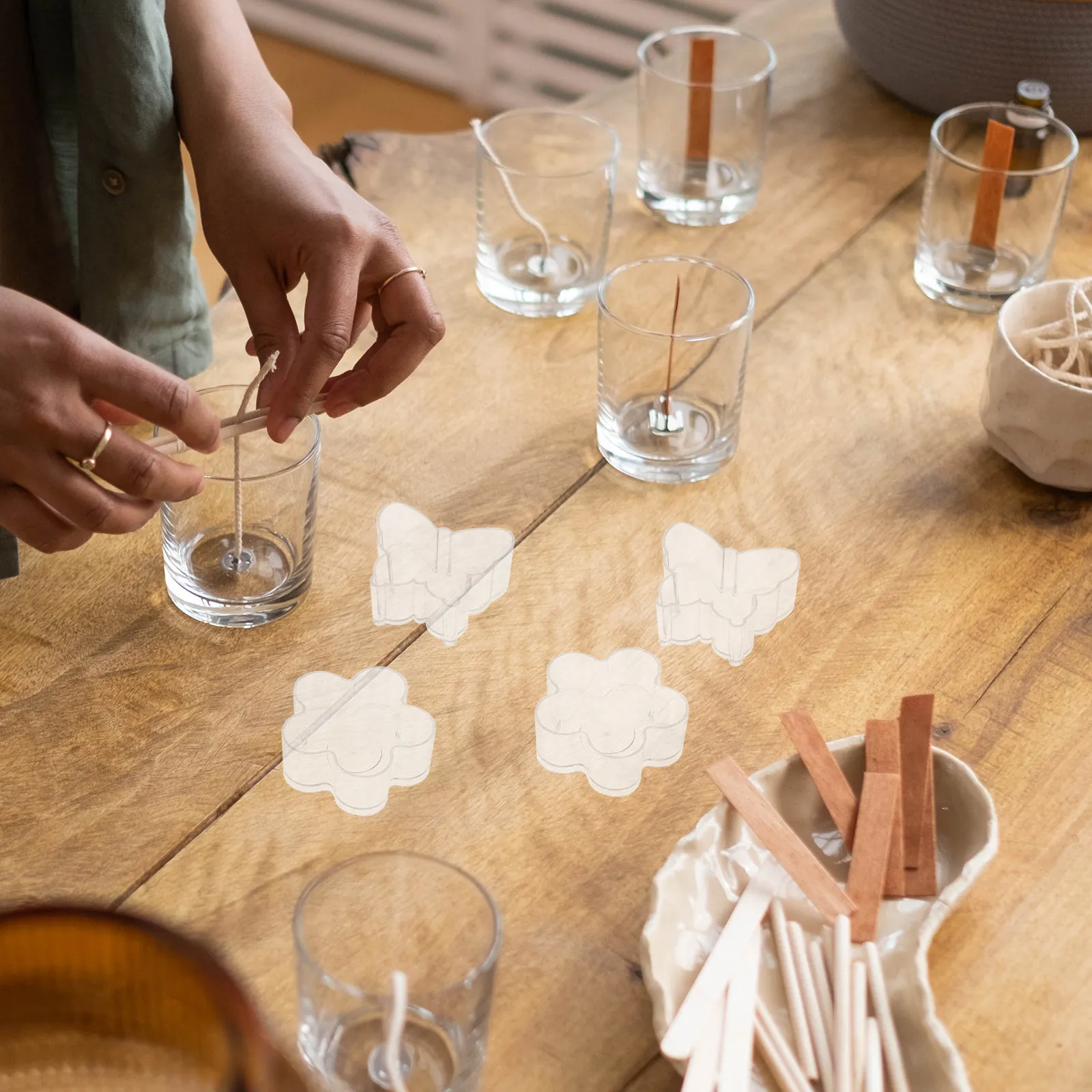 

Набор из 1 прочного легкого пластикового контейнера для хранения глиттера и бусин, для поделок своими руками, для подсвечников