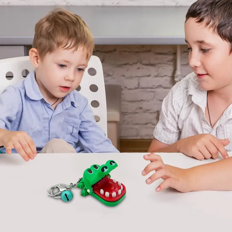 Juguetes con dientes de cocodrilo, divertidos juegos de dentista para morder los dedos, llavero interactivo de cocodrilo, juguete de fiesta familiar, llavero creativo para niños