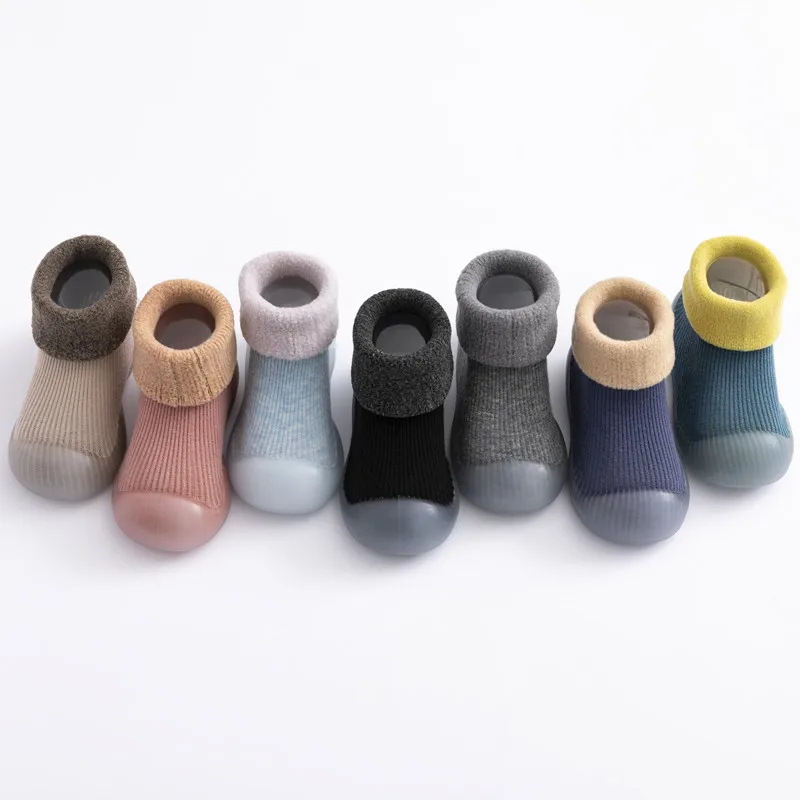 

2024 Winter New Children's Soft Sole Walking Shoes Lamb Hair Snow Socks Shoes Thickened and Warm Baby Floor Shoes