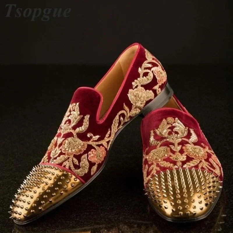 Décolleté da uomo con rivetti ricamati in pelle scamosciata oro rosso appartamenti slip on punta tonda scarpe di alta qualità per uomo banchetto di lusso pompe da uomo metalliche