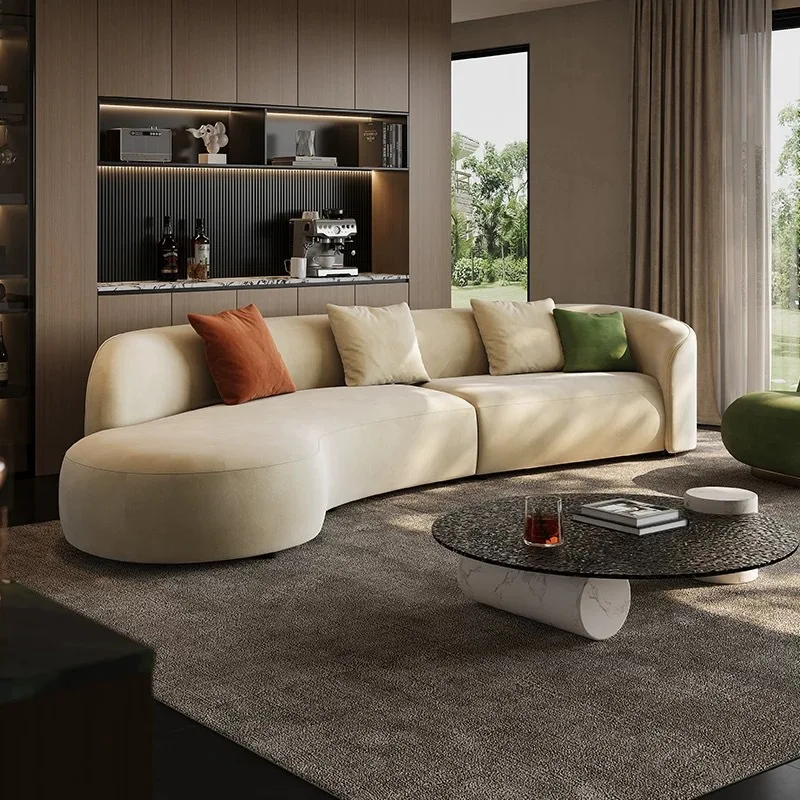 rw-Italienisches minimalistisches Sofa aus Mondstoff, gebogen, speziell geformt, für Einkaufszentren, Büros, Wohnzimmer, modern, leichter Luxus