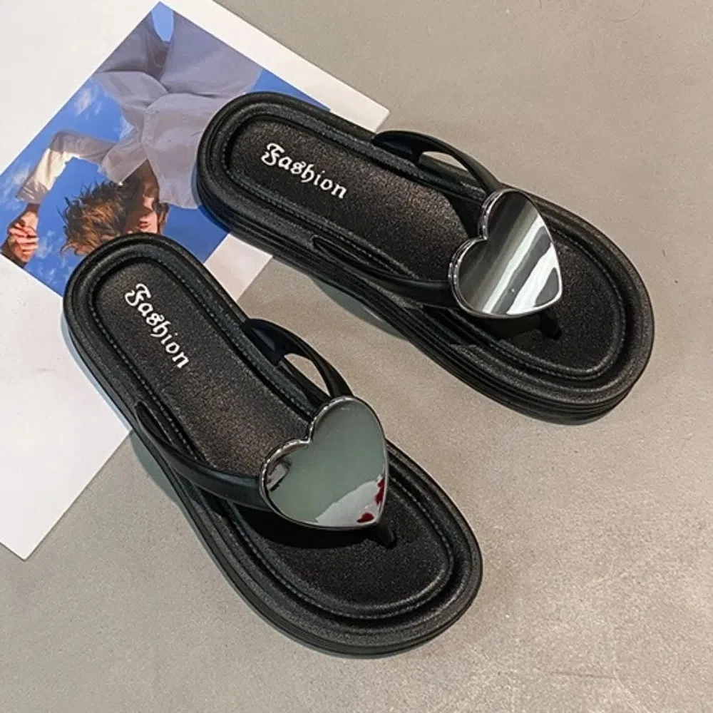 

Милые тапочки с открытым носком и металлическим сердечком, женские тапочки из ПВХ на мягкой подошве, нескользящая пляжная обувь, морские шлепанцы, сандалии для девочек