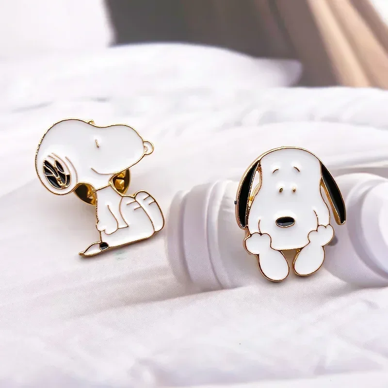 1set Snoopy Brooch Cartoon Animation Alloy Brooch Badge Student Clothes Bag Decoration Personality Male and Female Pins Neckpins