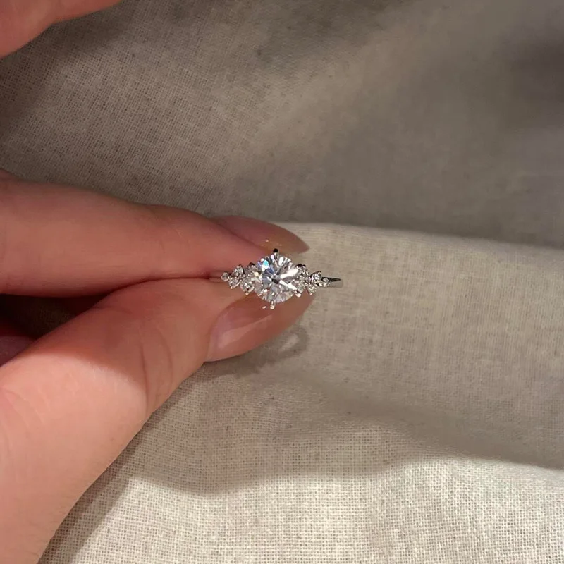 Anillo de plata de ley S925, edición para estudiantes, de estilo coreano, con una pequeña piedra de 1 quilate: una joya moderna y sencilla para chicas.