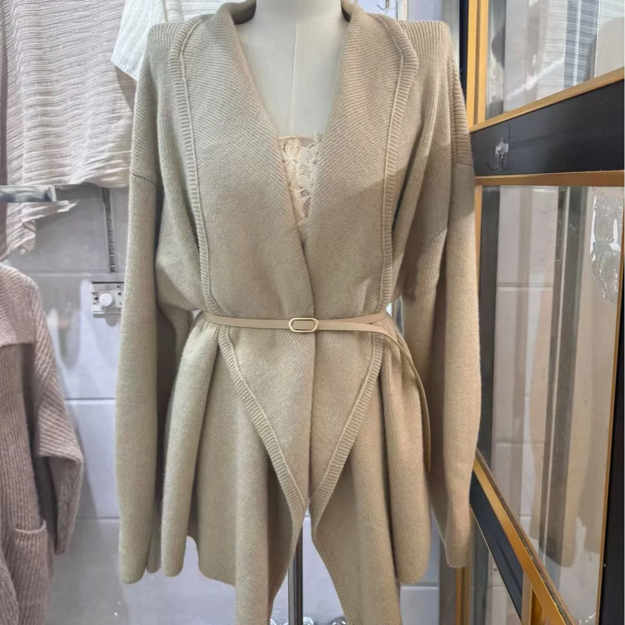 سترة نسائية محبوكة متوسطة الطول Thiened الكورية Sle الخريف الشتاء جديد Faion عالية الجودة Ele سترة مفتوحة