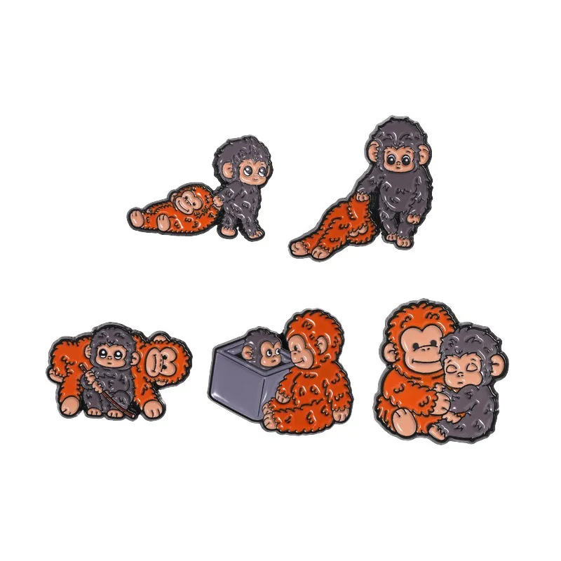 Cute Animal Brooches Adorable Mother and Baby Gorilla Metal Badges Small Gifts Wholesale Cap Pins for Backpacks Backpack Pin