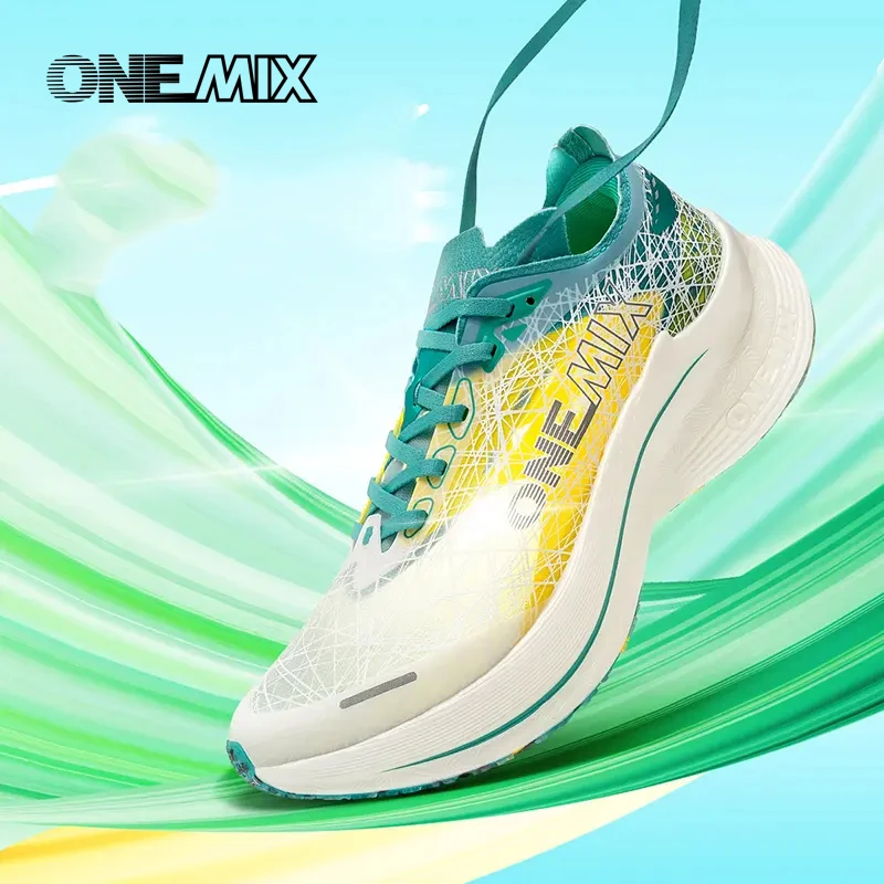 

ONEMIX Marathon Carbon Plate Running Shoes Shock Absorption Ultra-light Sports Shoes Rebound Technology Outdoor Men Sneakers