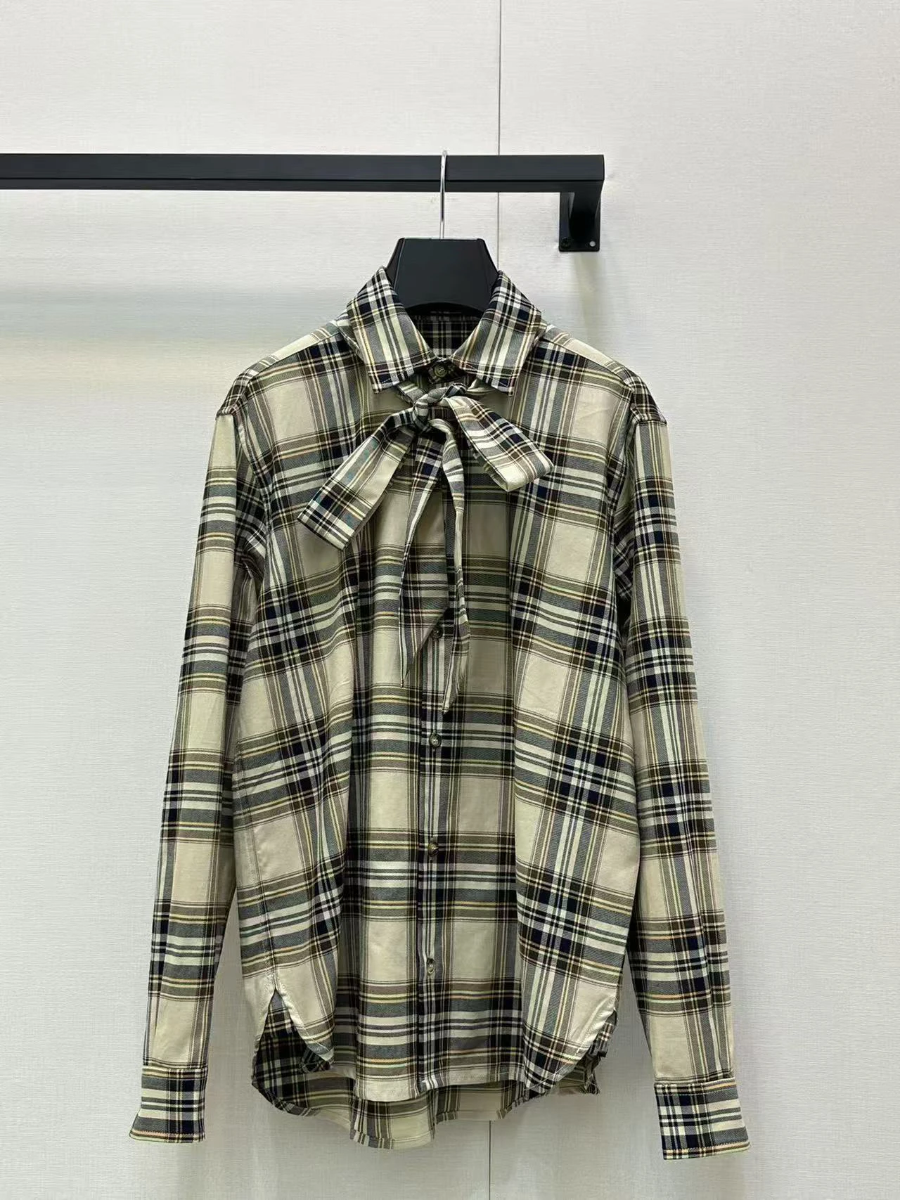 

Women's new spring and summer classic checkered long-sleeved shirt with tie, simple and fashionable for daily wear.