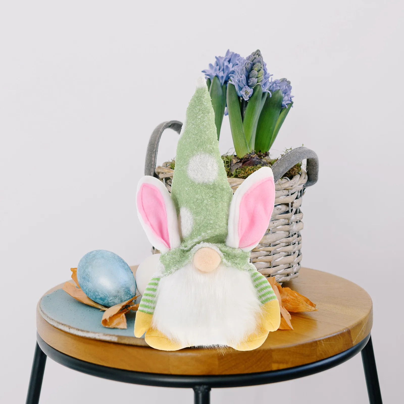 

1 шт. Традиционный гном Томте, декоративное украшение для Пасхи, праздничный настольный декор, радостный яркий центральный элемент для дома и офиса