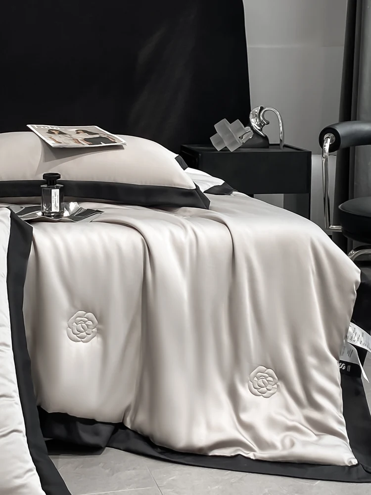 

High-End Ice Silk Air Conditioner Quilt Set Four-Piece Cool Sensation hine Waable Summer Quilt Lightweight Fiber Fill