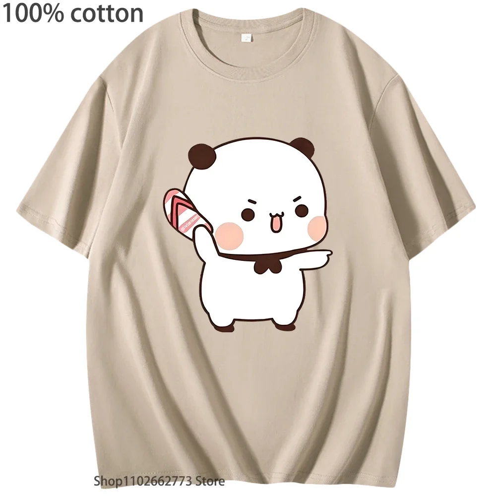 Kawaii Bubu rzucza klapkami w Dudu, bo to on drażni Bubu. Śmieszne koszulki z misiem, 100% bawełna, letnie ubrania damskie/męskie.