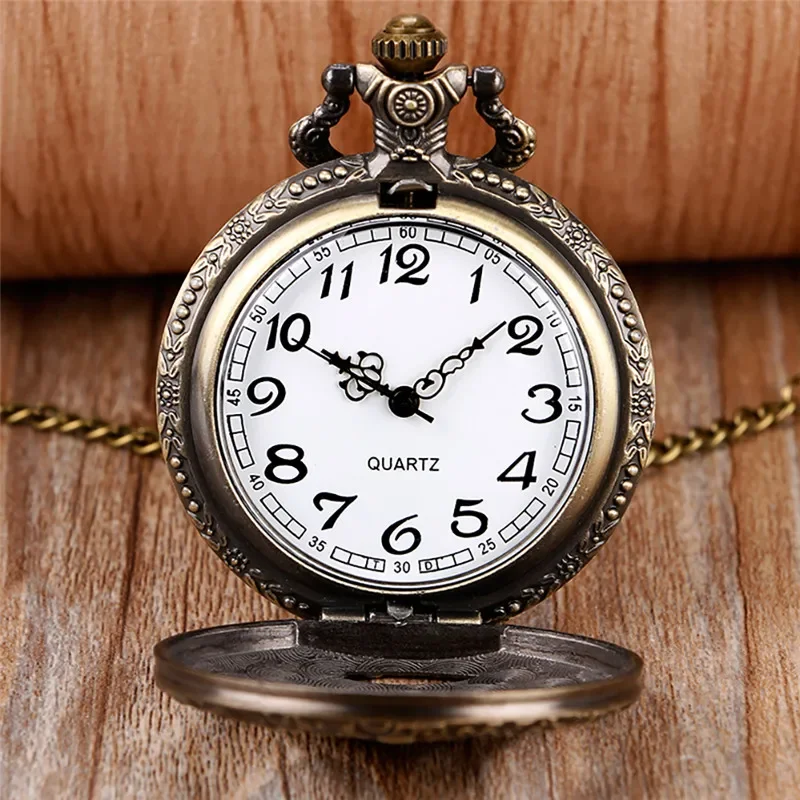 Bronze Hollow Out Eiffel Tower Exquisite Unisex Quartz Pocket Watch Pendant Sweater Chain Souvenir Collection Gift for Men Women