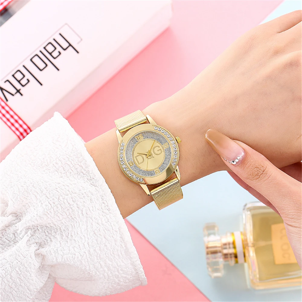Mode Dqg Merk Meisjes Quartz Horloges Mode Diamant Inbedding Eenvoudig Horloge Vrije Tijd Goud Rvs Dames Cadeau Klok