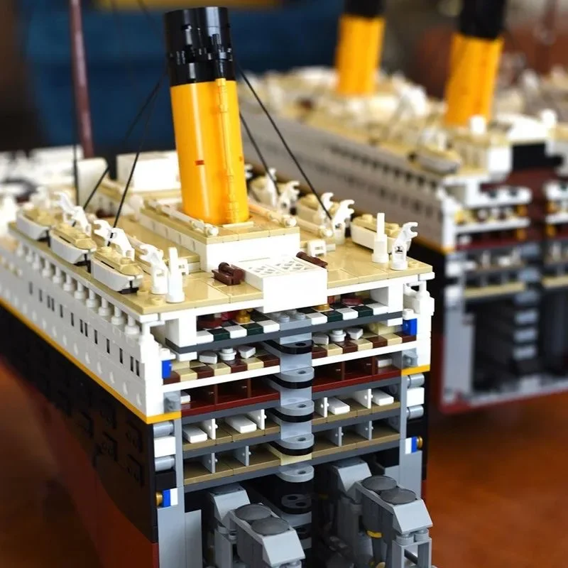 Em estoque 9090 pçs titani compatível 10294 titanic grande barco de cruzeiro navio a vapor tijolos blocos de construção crianças brinquedos diy presentes