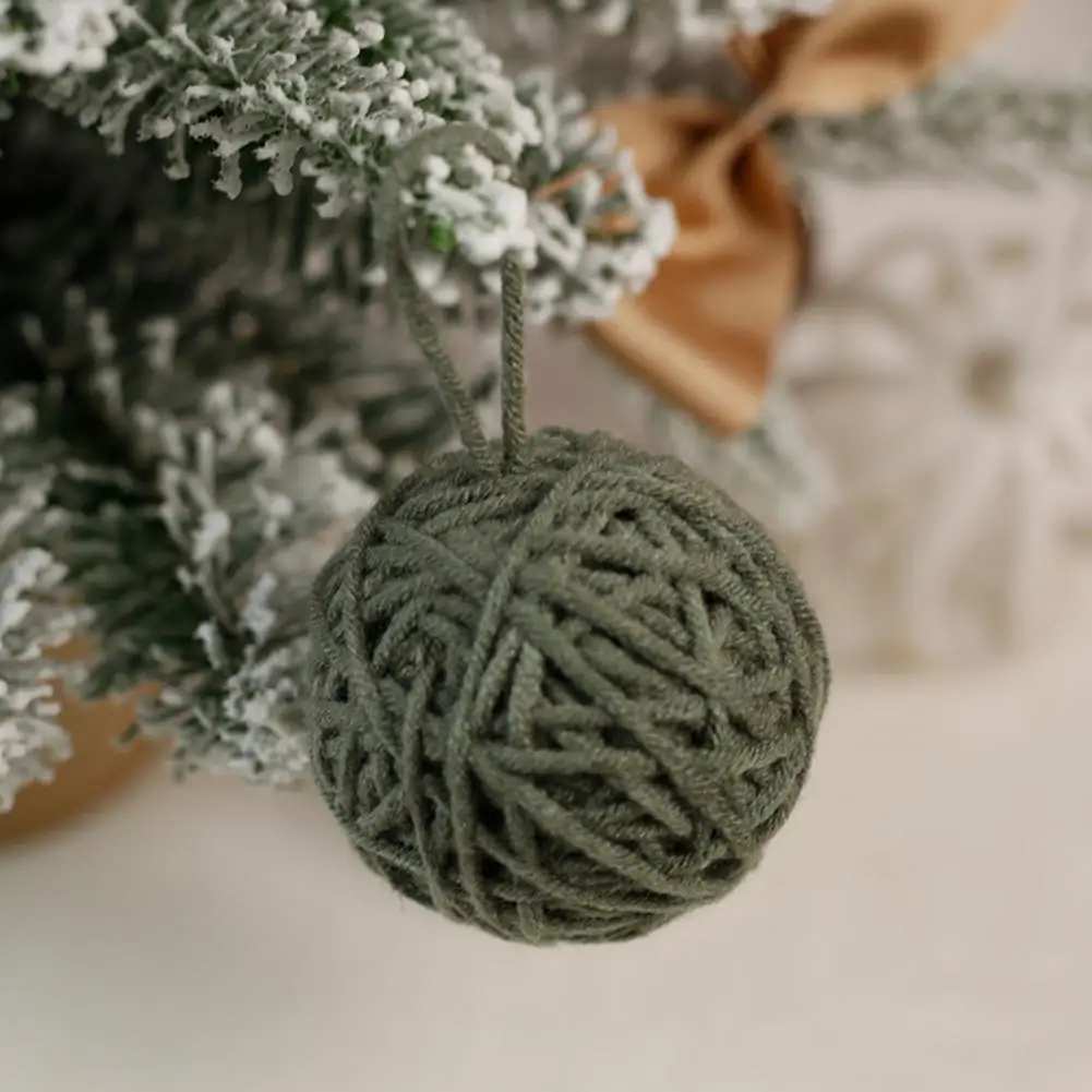 2Pcs Hand-woven Christmas Ornament Attractive Christmas Yarn Ball Ornament Vibrant Color Xmas Yarn Ball Ornaments for Party