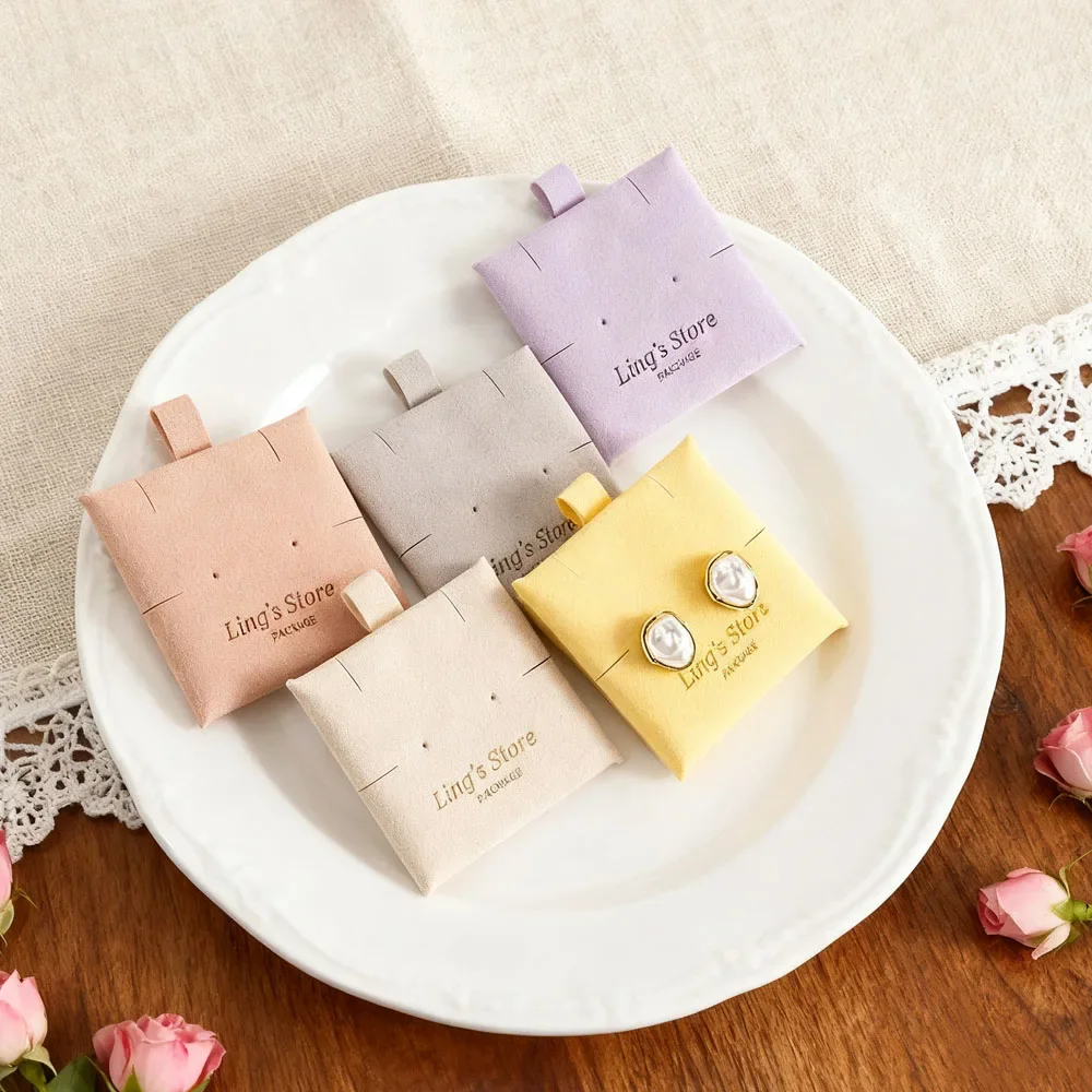 

Пользовательский логотип 6x6 см из микрофибры с несколькими отверстиями, местоположение ювелирных изделий, коврик для демонстрации ювелирных изделий, серьги, ожерелье, роскошные подходящие упаковочные вставки для карточек