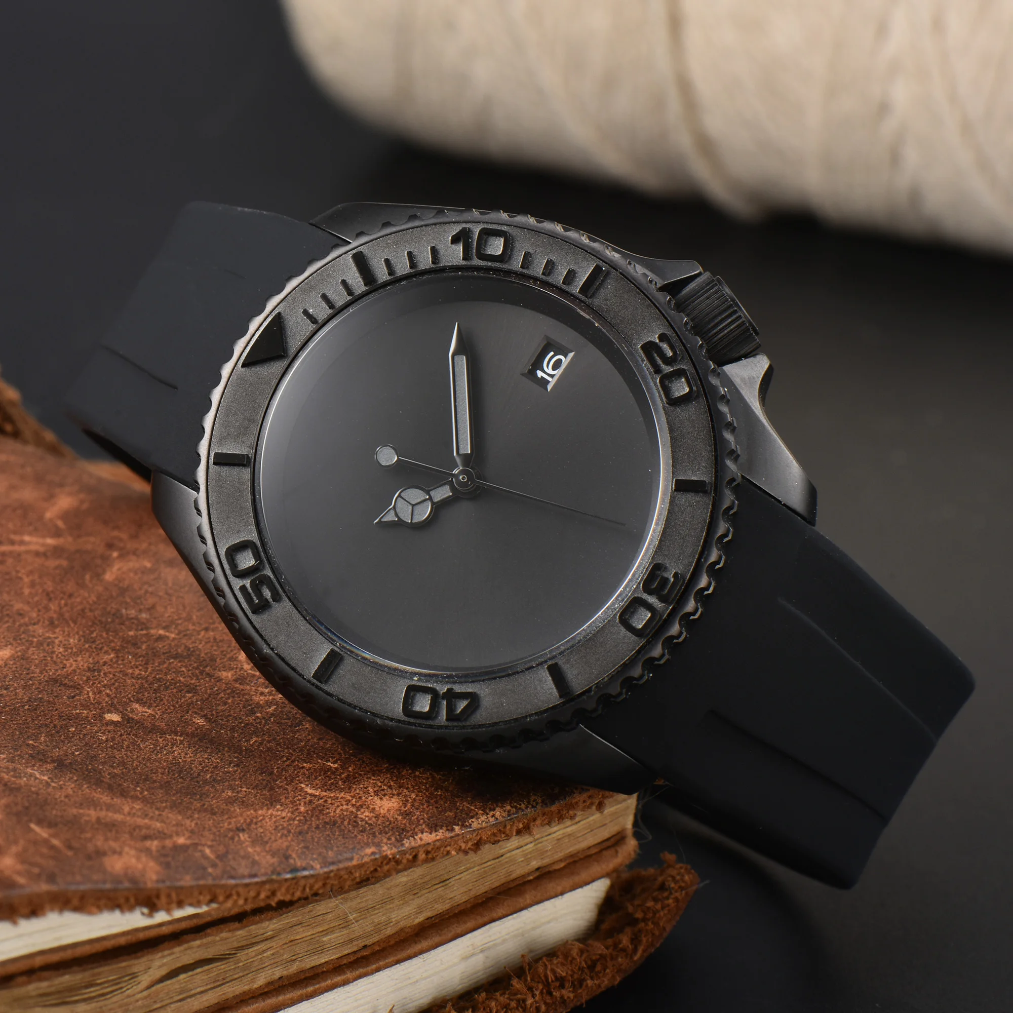 40.5 مللي متر الغوص التلقائي الميكانيكية ساعات رجالية NH36 حركة السيراميك الحافة مقاوم للماء ساعة اليد الياقوت GMT حافظة 20 حزام