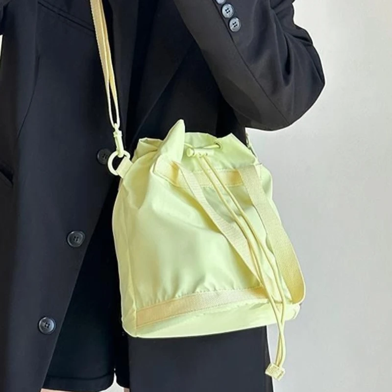 

New drawstring closure crossbody bag Large capacity single shoulder bag Chic Women's shoulder bag lightweight underarm pouch