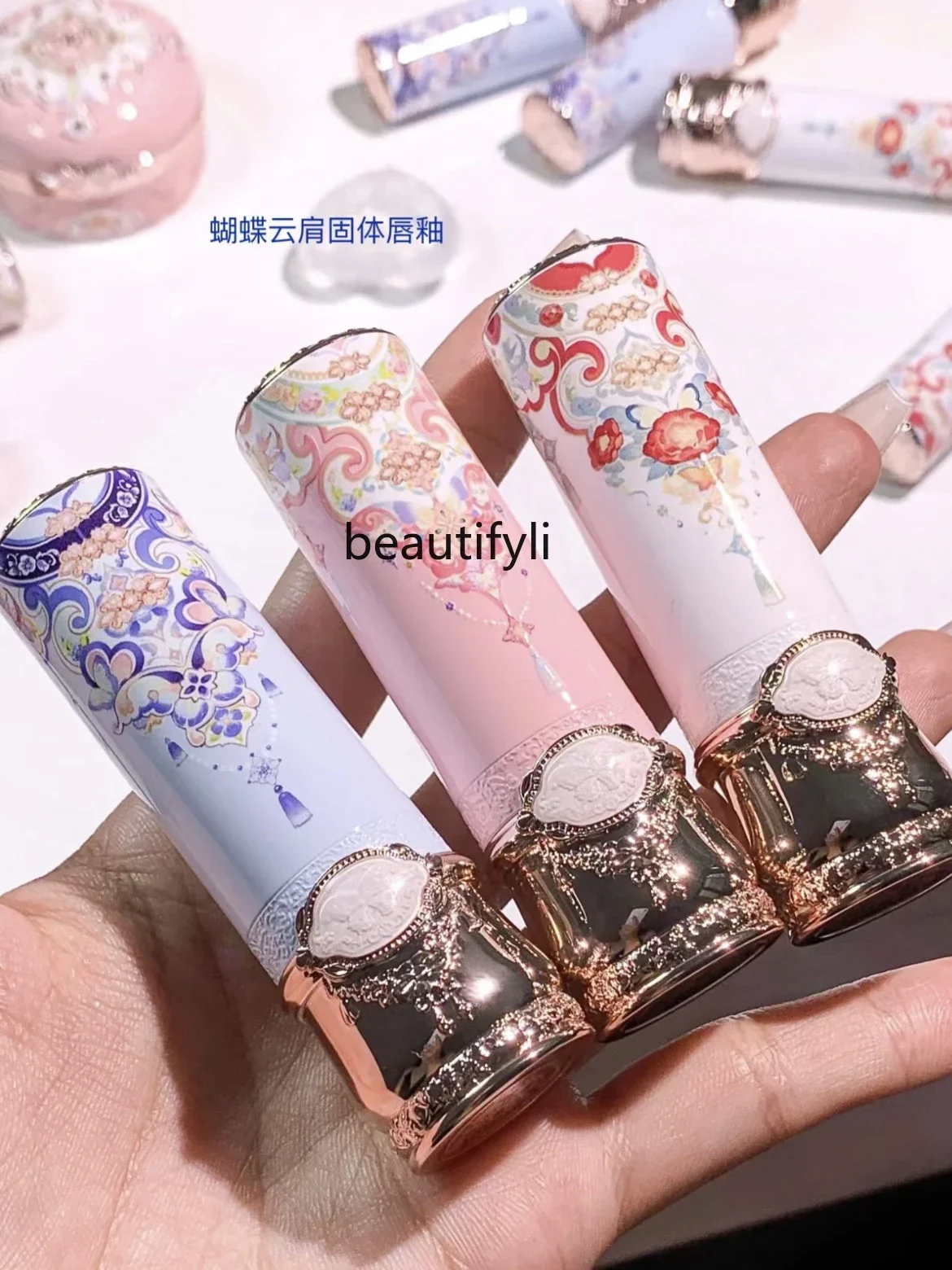 

A11 Huazhi lip glaze new mirror milk tea pure want to whiten, moisturize, non-sticky and long-lasting