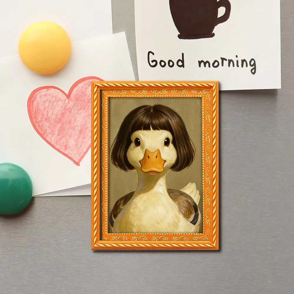 1 Peça de Ímã de Geladeira com Padrão de Pato de Pelos Longos Divertido, Design de Mini Porta-Retrato, Pequeno Porta-Retrato Criativo para Pendurar, Artesanato em Madeira, Decoração Divertida para Casa, Ímã de Geladeira de Novidade Essencial, Adereços Interessantes para Decoração de Casa, Presente de Feriado