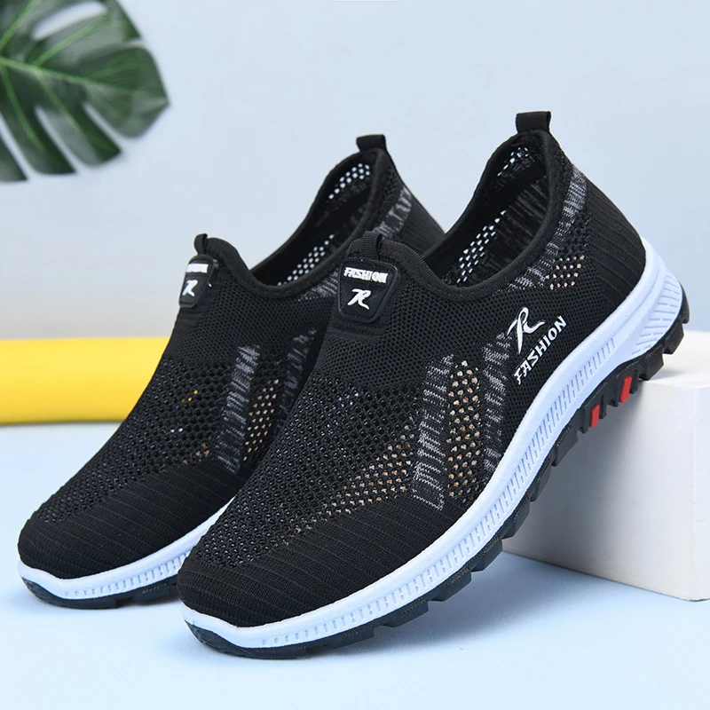 Men's mesh shoes 2026 summer casual sports shoes, soft soled walking shoes, hollowed out breathable sports shoes