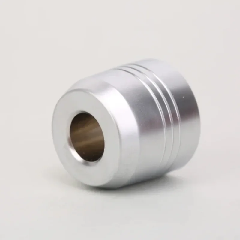 YAQI 2025 جديد ماتي كروم اللون رجالي الحلاقة الحلاقة حامل عالية الجودة الألومنيوم الحلاقة حامل لحامل الحلاقة السفر المحمولة