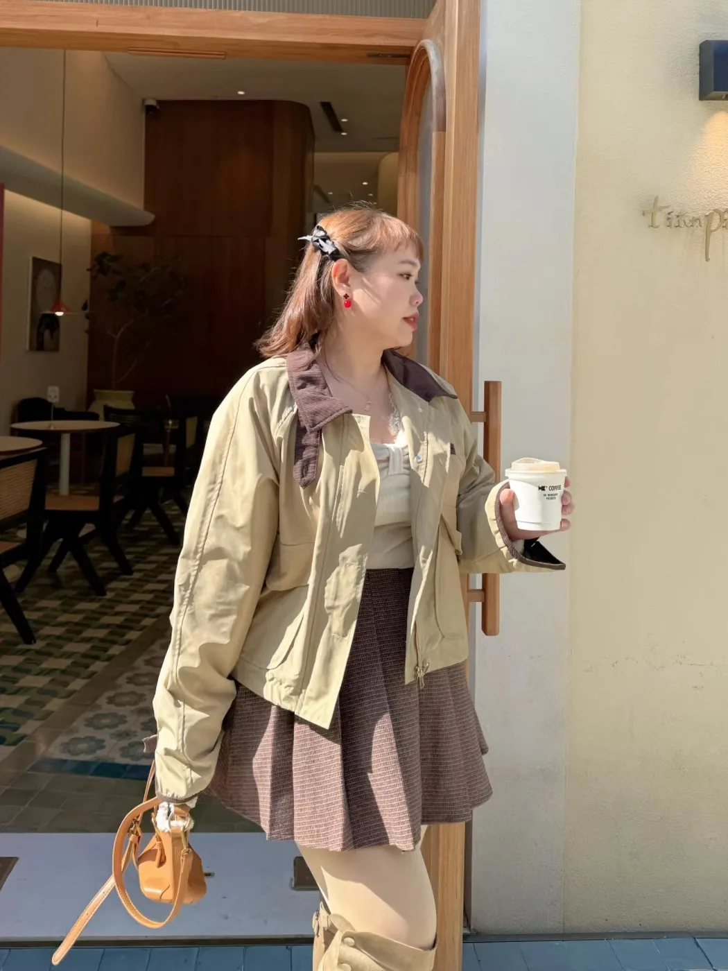 

Женская куртка больших размеров с воротником на молнии, удобная, модная, для повседневной носки, из полиэстера, с длинными рукавами