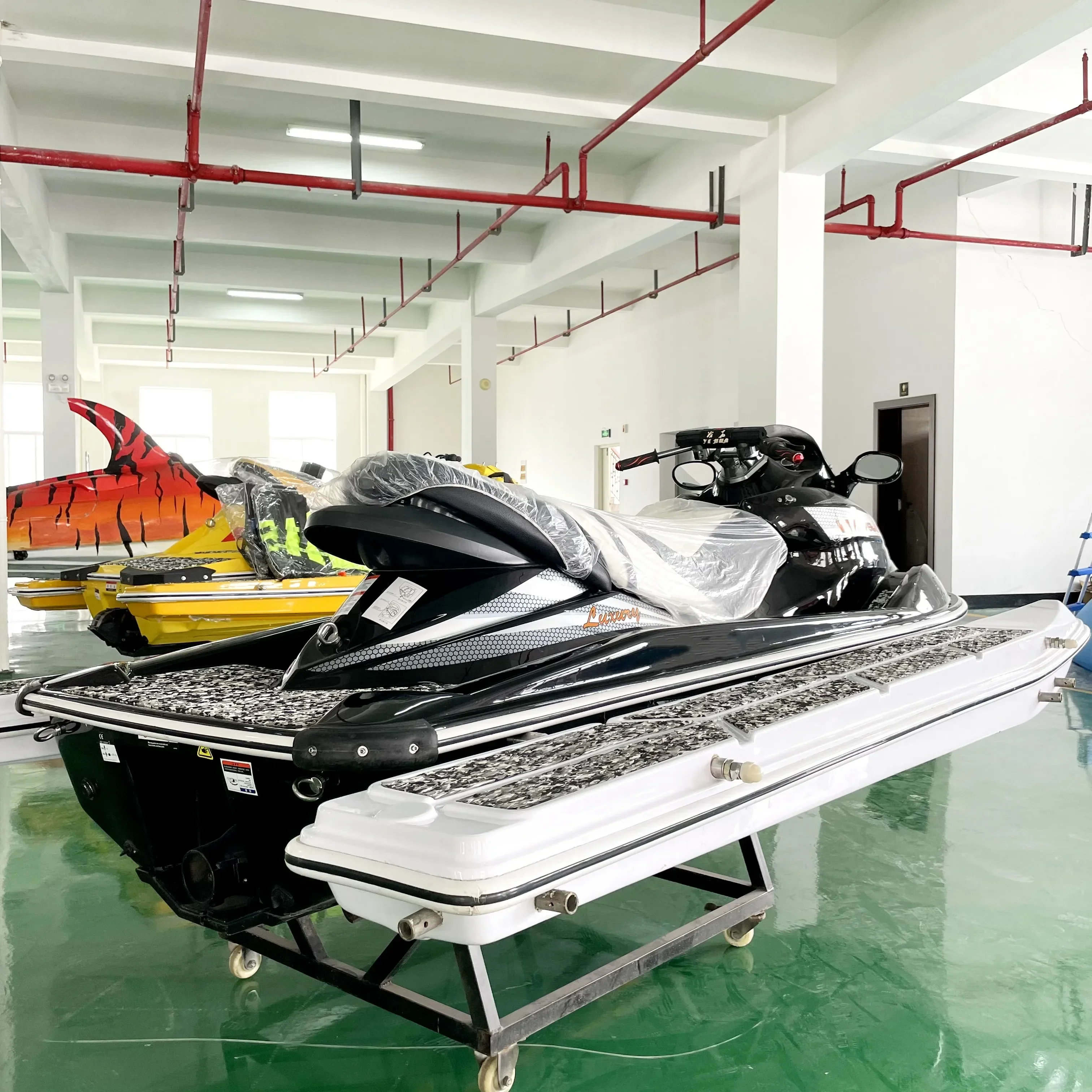 LNA full control and comfort 1300cc speed jet ski