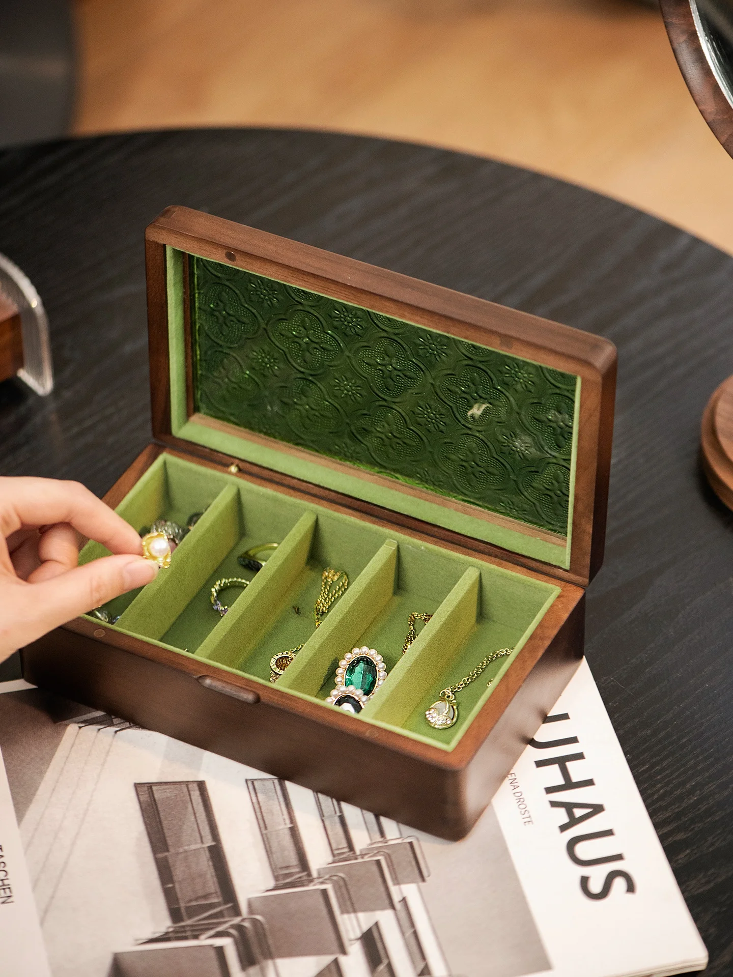 

Деревянная шкатулка для украшений: органайзер для ожерелий и браслетов, пять отделений, высокое качество, ручная работа, винтажный стиль, для рабочего стола