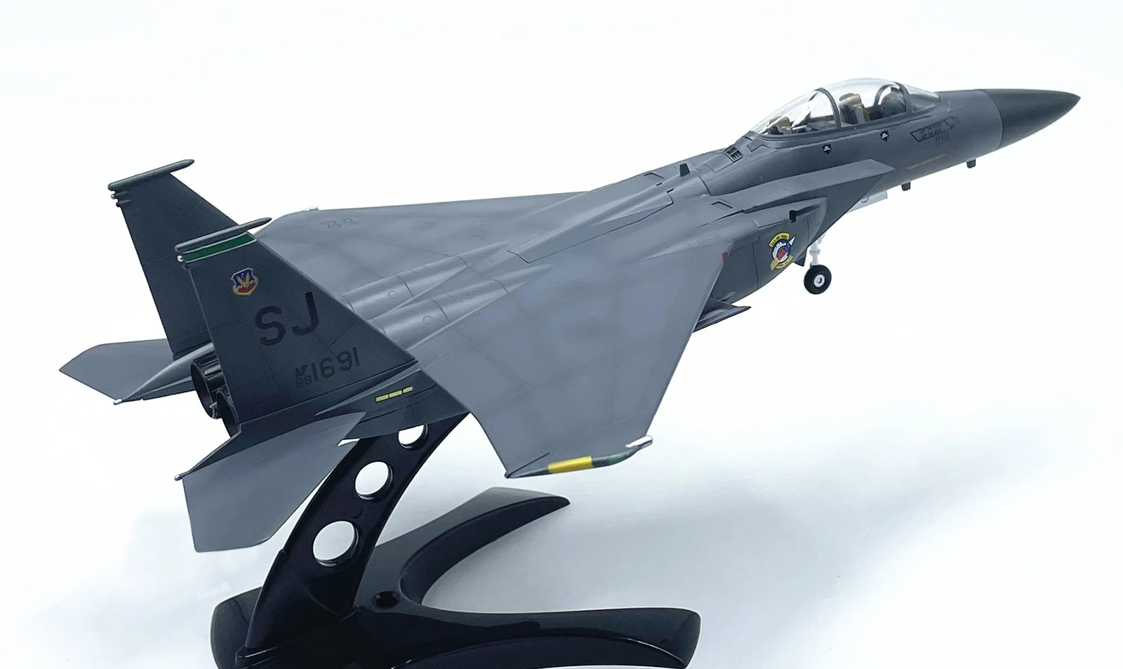 1: 72 us F-15E heavy fighter model  Static simulation collection model finished decoration 37123