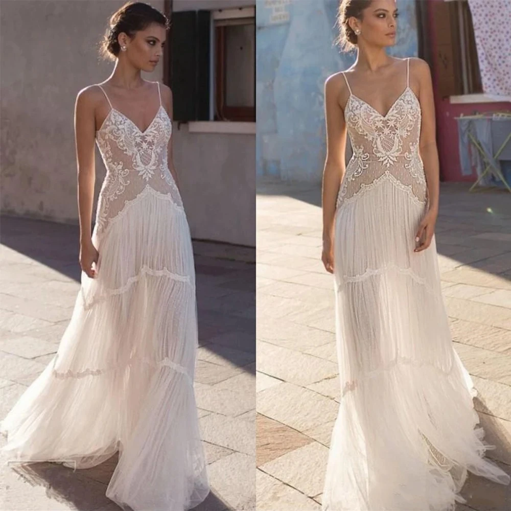 Maßgeschneiderte Brautkleider, Spitze, V-Ausschnitt, Spaghettiträger, ärmellos, hochwertiges Brautkleid aus weichem Tüll, Vintage-Hochzeitskleider