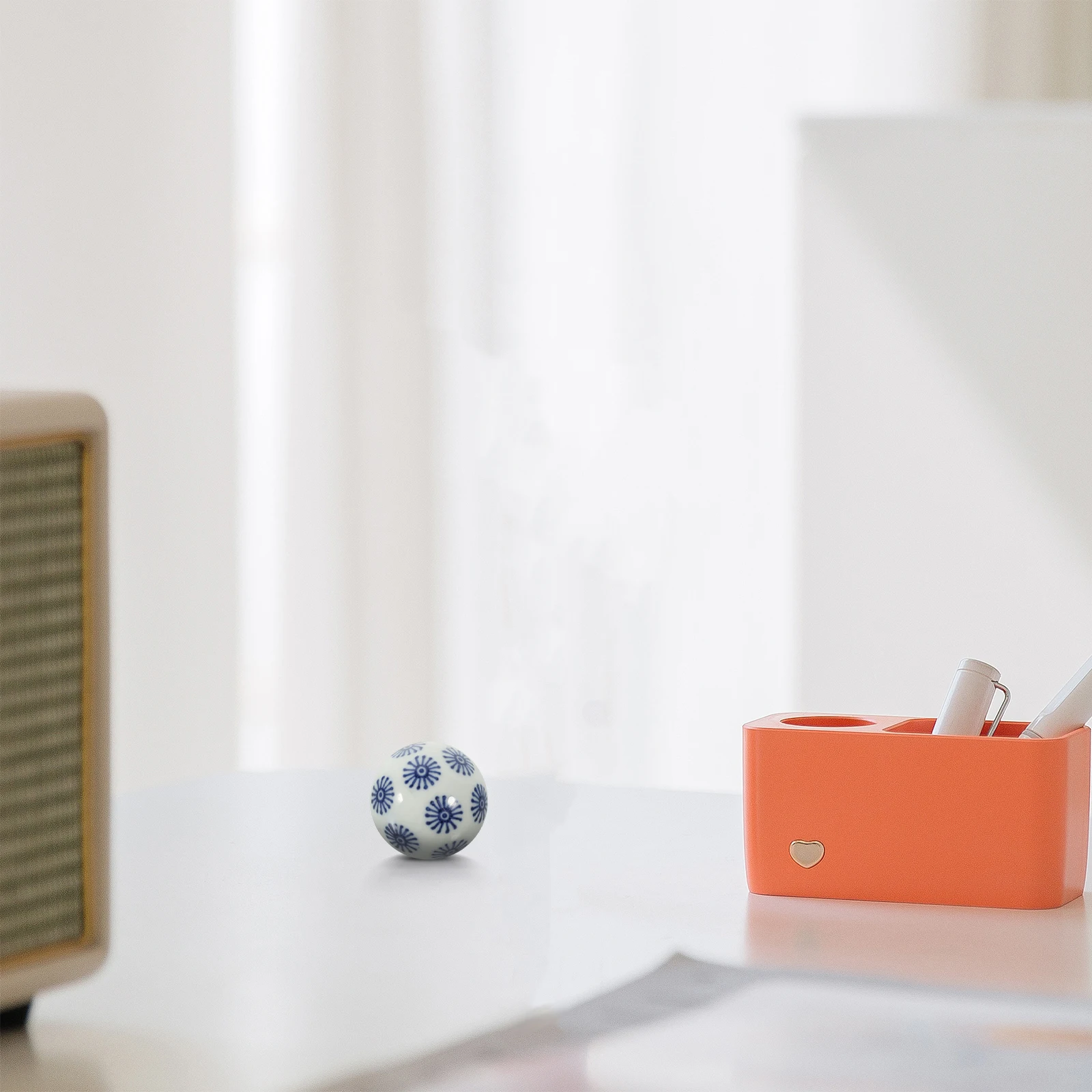 

4Pcs Ceramic Floating Balls Bright Lifelike Design Aquarium Decor Fish Tank Ornament Creative Floating Balls Accessories