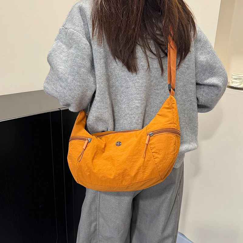 

Nylon Cow Horn ape Women's Bag Casual Lightweight Crossbody Dumpling Bag Large Capaci oulder Bag Versatile Ladies Purse