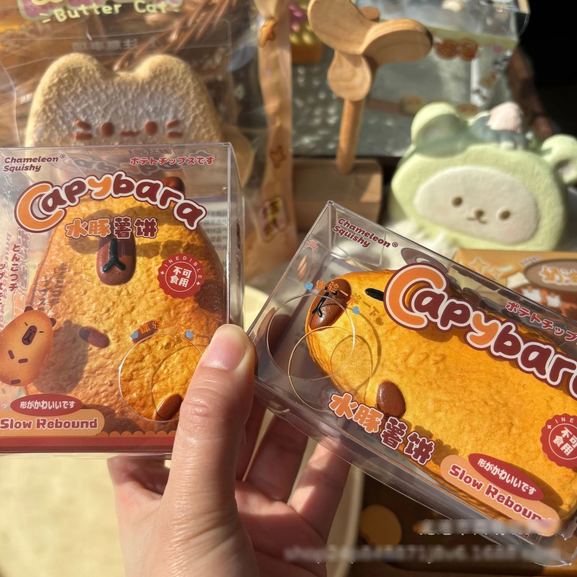 ふわふわカピバラ型のパン型スクイーズおもちゃ、ゆっくり戻る、濡れたような柔らかい感触、かわいい動物のピンチ感覚玩具、感覚玩具、不安解消、面白いおもちゃ