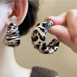 C-shaped Leopard Print Leather Big Pendant Earring for Women Exaggerated Personality Temperament Simple Round Jewelry Brincos