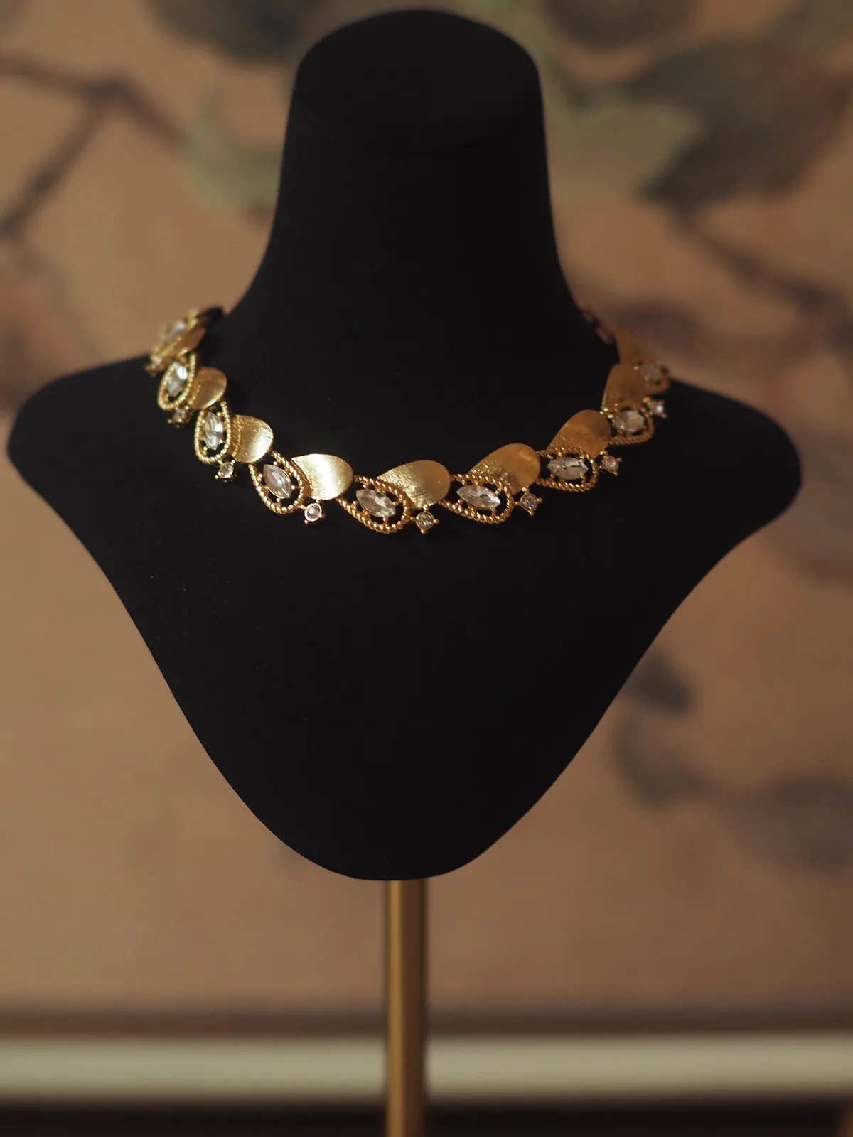 AETEEY Vintage Court Style Necklace, Faceted Stone Retro Niche Design Western Antique Style Retro Jewelry