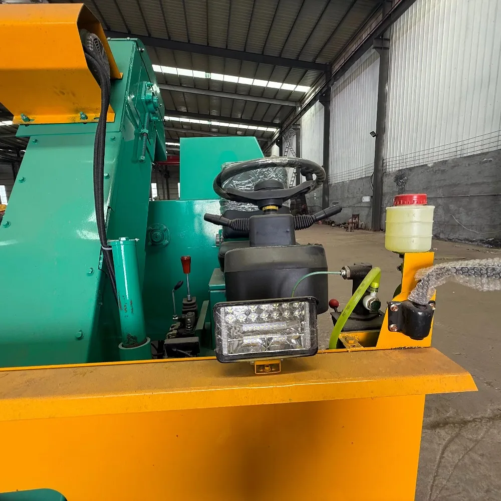 Self Propelled Manure Suction and Picking Truck Four Wheel Drive Cowshed Waste Cleaning Equipment for Pasture
