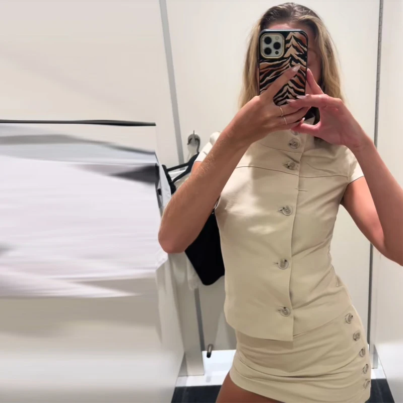 Solid Single Breasted Women\'s Shirt Top Casual Stand Collar Slim Fit Sleeveless Tanks 2026 NEW Spring Summer Street Lady Tops