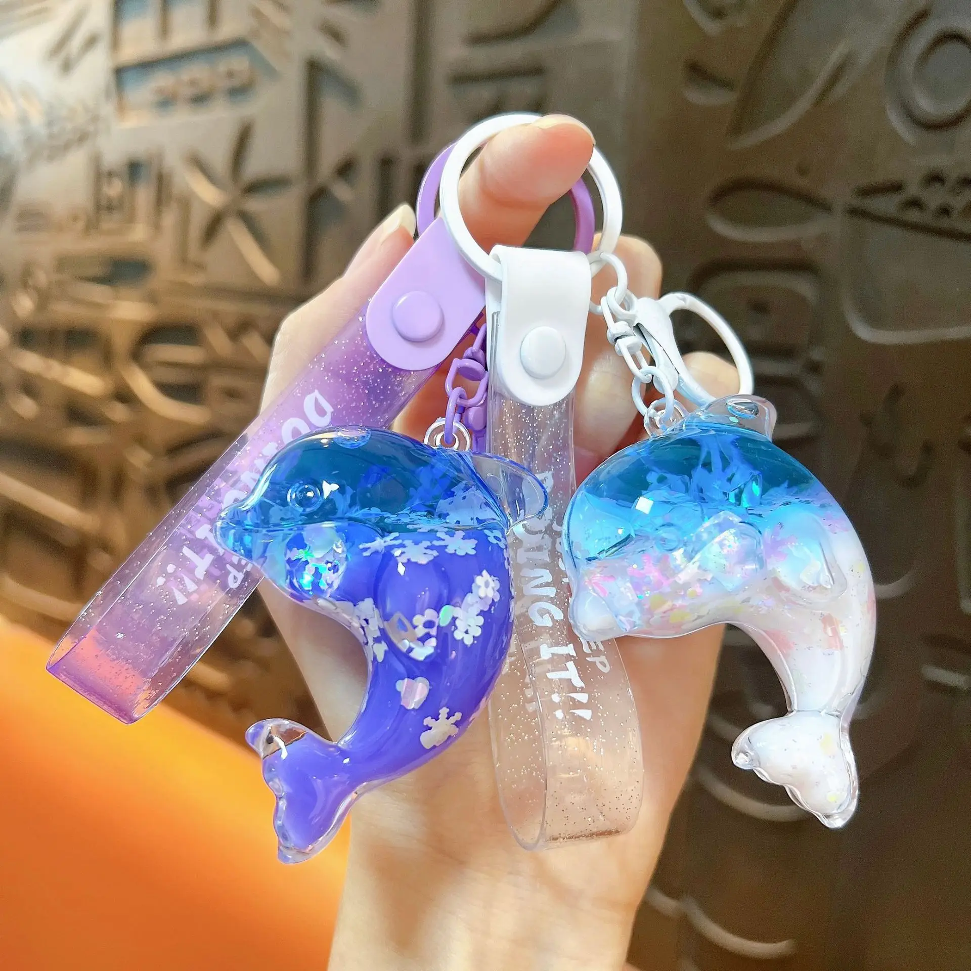 Floating Liquid Dolphin Keychain Cute Sequins Animal Ocean Doll Pendant Keyring For Friends Car Bag Charms Key Chains Gifts