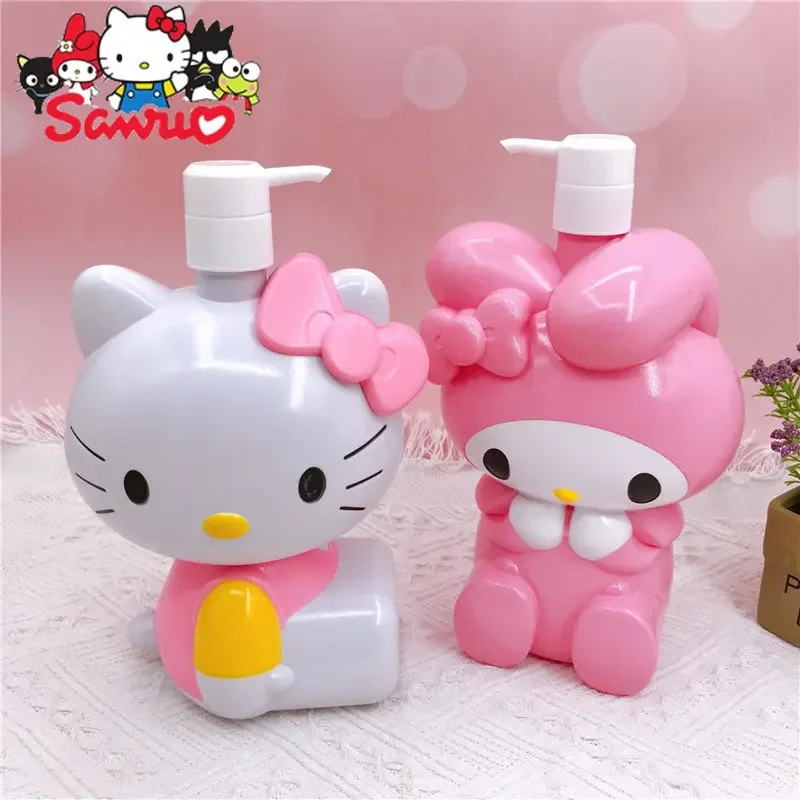 

Sanrio Hello Kitty Shape Press Bath Bottle My Melody Kuromi Cinnamoroll Pochacco Cartoon Shampoo Dish Soap Storage Bottle 1000ML