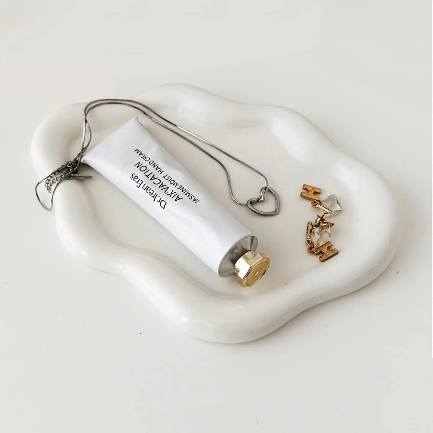 

Керамическая тарелка для украшений в форме облака, поднос для туалетного столика для женщин, уникальный подарок для декора комнаты