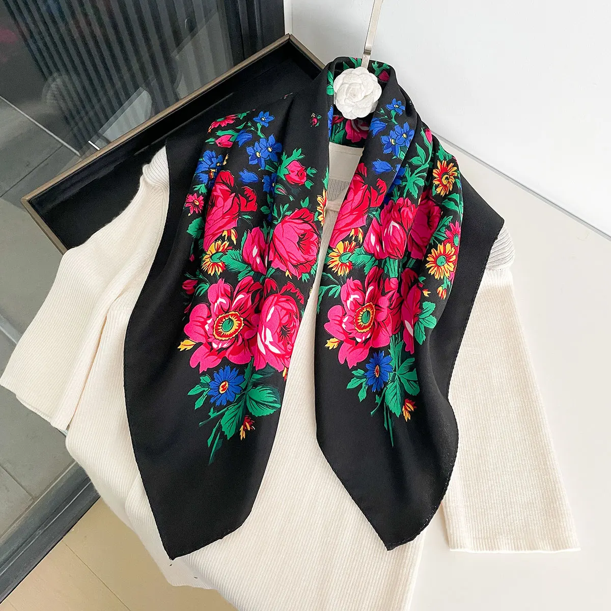 2025 Neueste 70 cm Baumwolle Blumendruck Frauen Bandanas Quadratischer Schal Mädchen Stirnband Zubehör Taschentuch Halstuch Haarschal – Detail 21