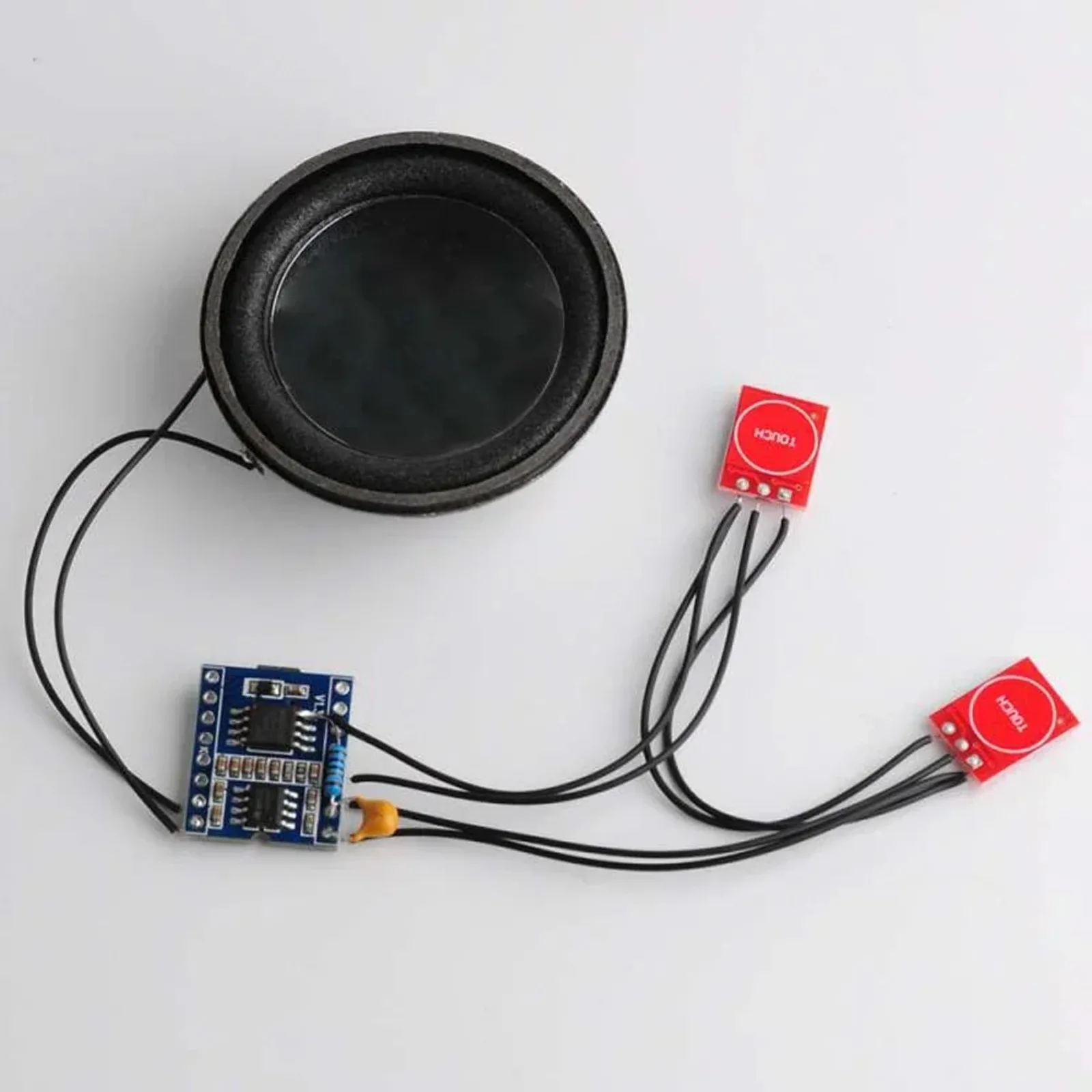 BY8301-16P SSOP2 MP3 Module with SPI Flash, 3W Amplifier & Micro USB for Audio Serial Voice Control