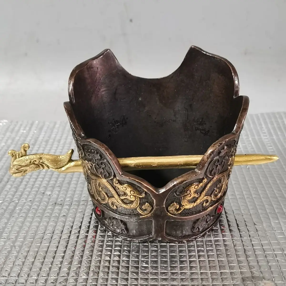 Bronze gemstones, ancient emperors, Shuanglong emperors, hair crowns, ornaments, dragon and phoenix buns, old objects