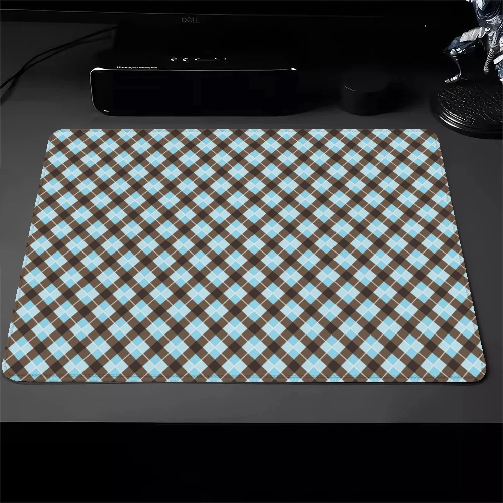 Alfombrilla de ratón para teclado de escritorio, alfombrilla de ratón azul para juegos, accesorios pequeños para Pc, alfombrilla de ratón para jugador, alfombrilla de goma para escritorio