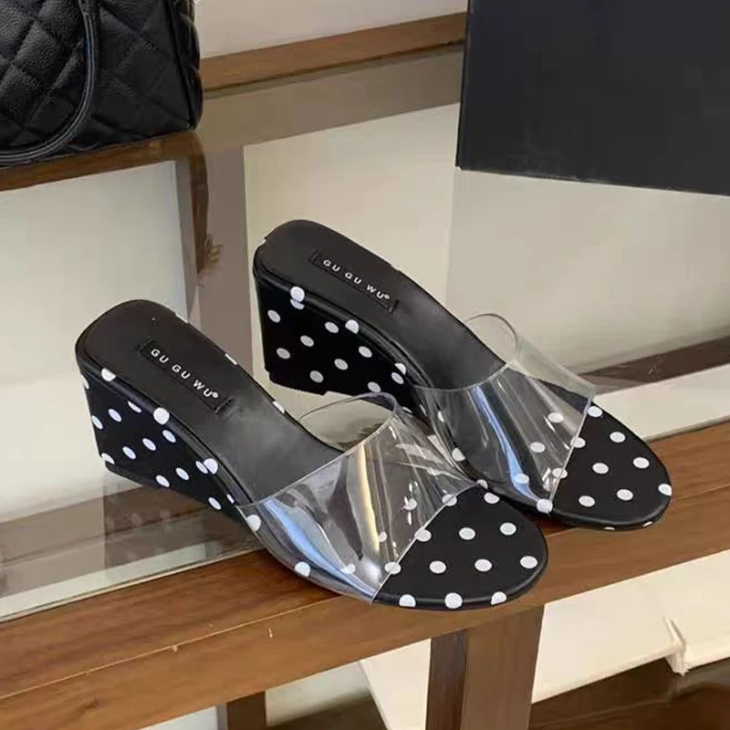 

Женские сандалии на танкетке из ПВХ, повседневные летние шлепанцы, дизайнерские пляжные туфли, туфли-лодочки, повседневные вьетнамки, коллекция 2026