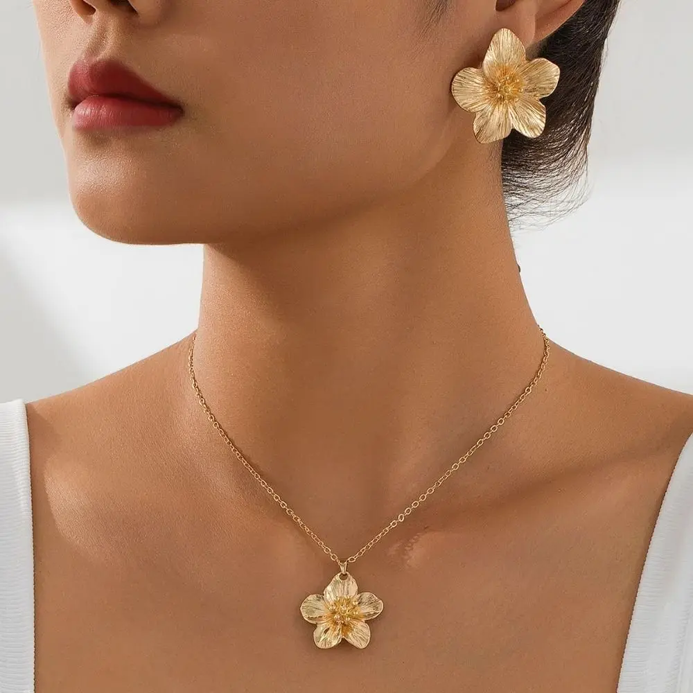 

6Pcs Vintage Necklace Earrings Bracelet Set Bohemian Style Delicate Flower Jewelry Set Alloy Sweet Women Jewelry Suit Party