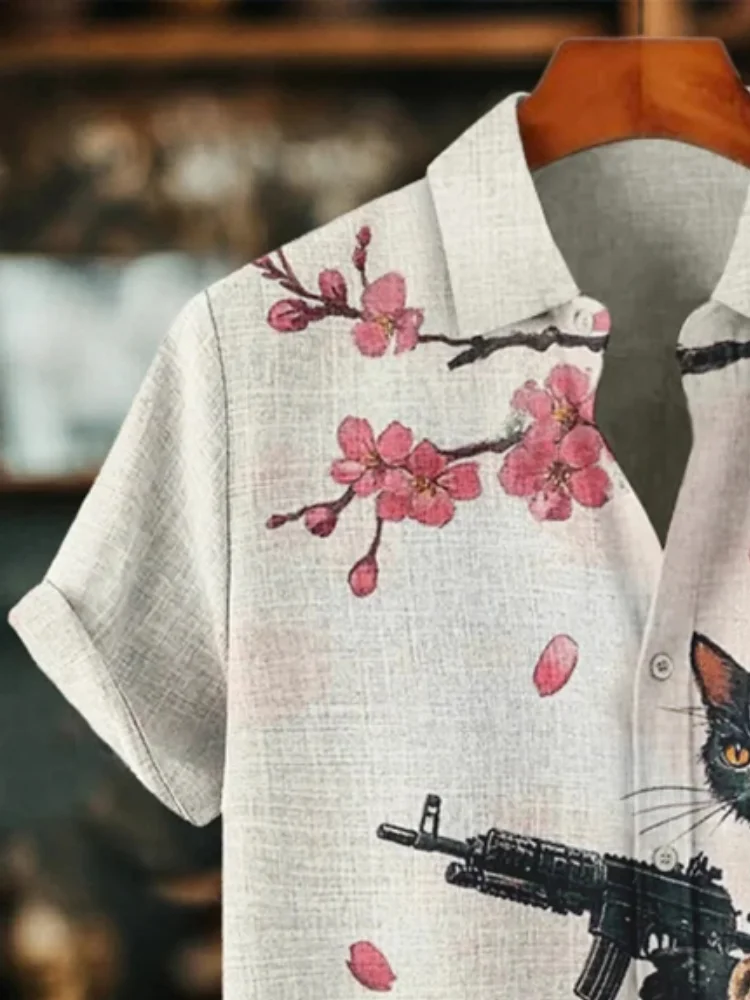 ผู้ชายแมวต่อสู้ภายใต้ดอกไม้ Retro Nostalgic Art พิมพ์เสื้อลําลองสไตล์ญี่ปุ่น Beige ทั้งหมดพิมพ์ฤดูร้อน Tunics