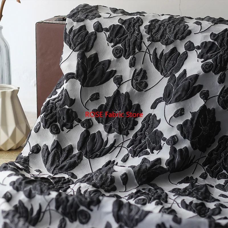 ผ้าแจ็คการ์ดลายดอกไม้สีดำขาว 1 เมตร ผ้าทอสี 3 มิติ ลายดอกไม้ฟองน้ำ สำหรับตัดเย็บเสื้อผ้า กระเป๋า งาน DIY