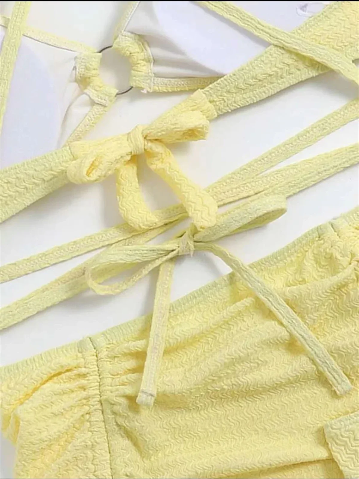 Bikini amarillo Sexy para mujer, traje de baño liso con anillo Halter vinculado entrecruzado, traje de baño de 3 piezas, traje de baño 2024, falda con volantes, traje de baño